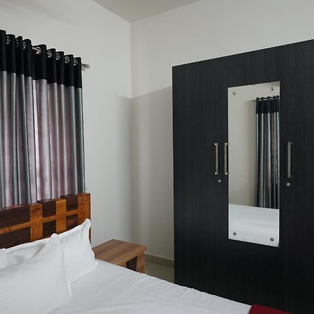 Swapna Home Suites Nedumbassery Exterior photo